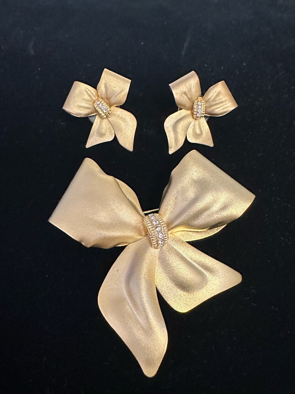 Vintage Gold Bow Earrings & Brooch Set